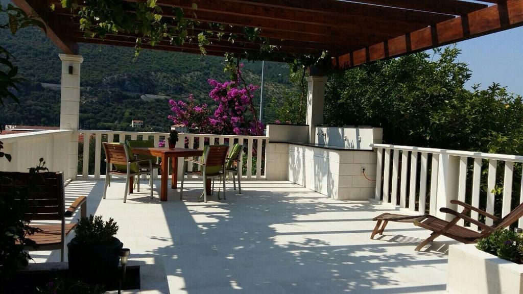 Apartments Husanovic Mokošica Eksteriør billede